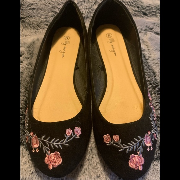 Absolutely Gorgeous Lily AND Morgan Ballet Flats With Ornate Flowers-Size 9 - Picture 2 of 8